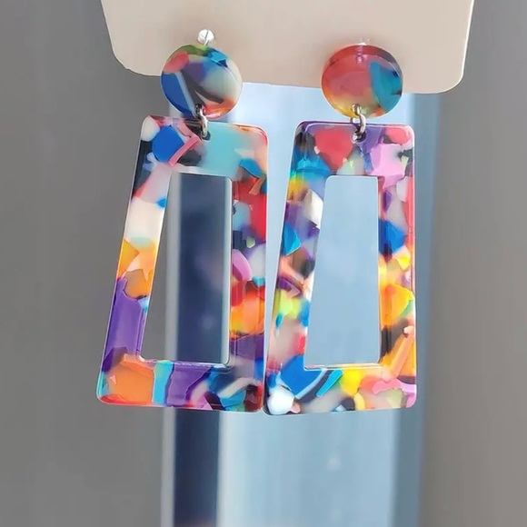 Hollow Geometric Shape Colorful Pattern Dangle Earrings - Picture 3 of 4